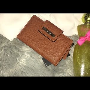 Tahari Nice never used